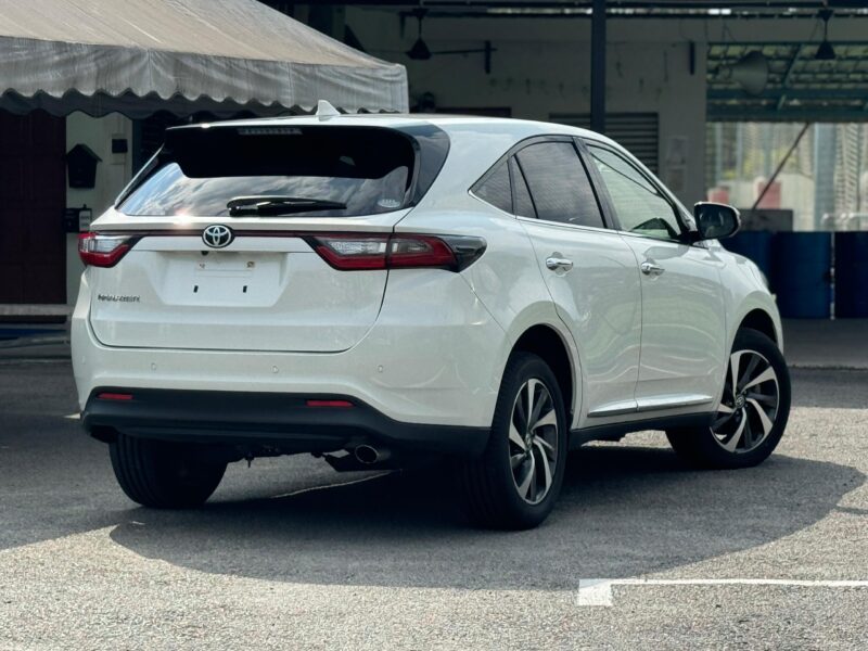 TOYOTA HARRIER 2.0 PREMIUM 2020