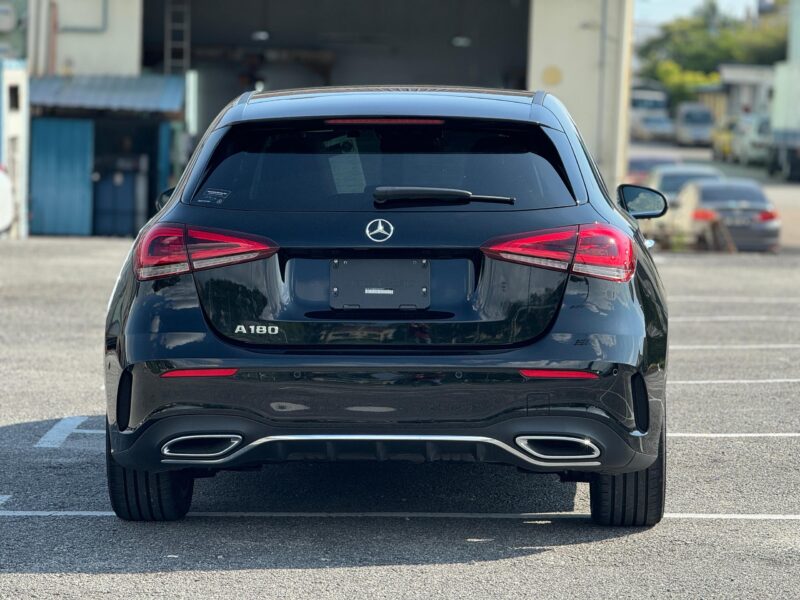 MERCEDES BENZ A180 STYLE AMG LINE 2020