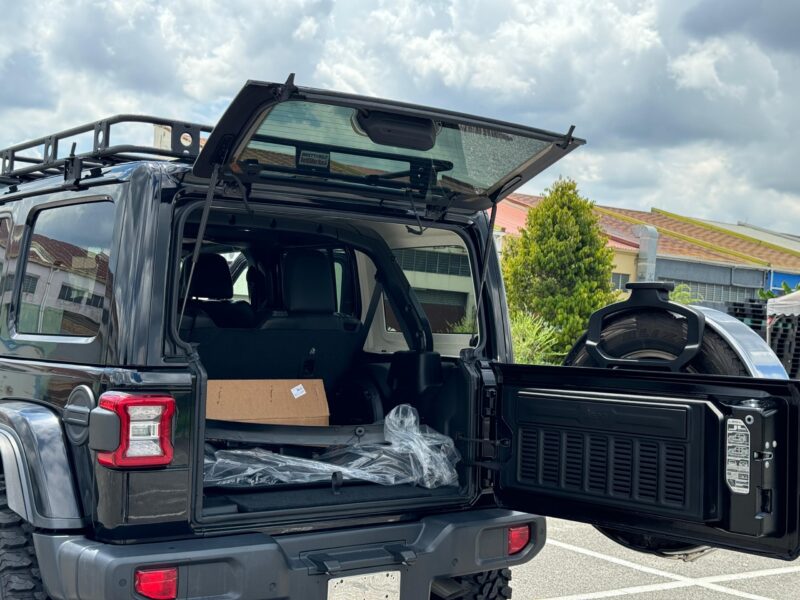 CHRYSLER JEEP WRANGLER UNLIMITED SAHARA 2020