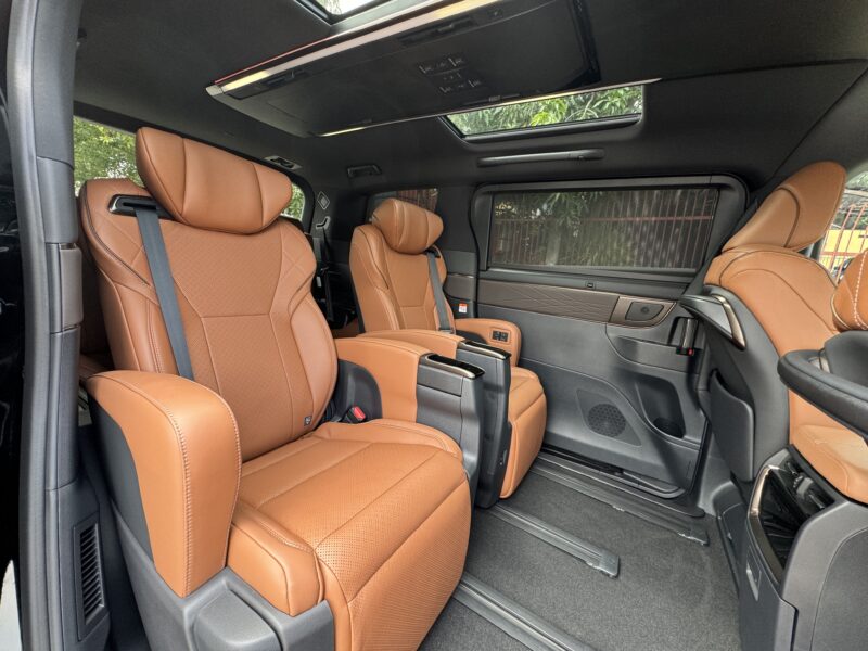 TOYOTA VELLFIRE 2.4 Z PREMIER 2023 RECON UNREGISTER