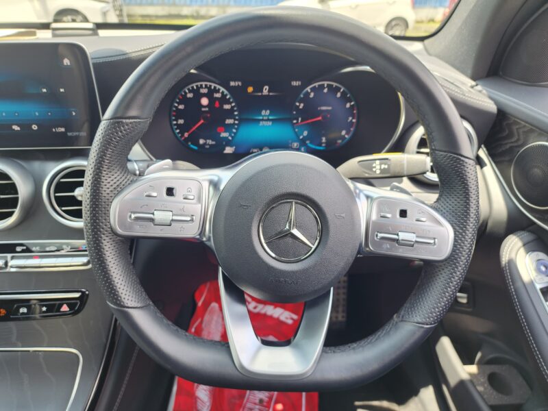 MERCEDES BENZ GLC300 4MATIC COUPE AMG LINE 2020
