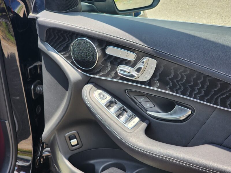 MERCEDES BENZ GLC300 4MATIC COUPE AMG LINE 2020