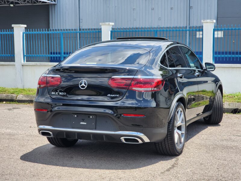 MERCEDES BENZ GLC300 4MATIC COUPE AMG LINE 2020
