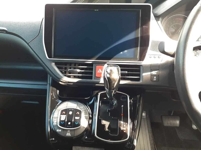 TOYOTA NOAH 2.0 Si DOUBLE BYBEE III (7 SEATER) 2021 RECON UNREGISTER