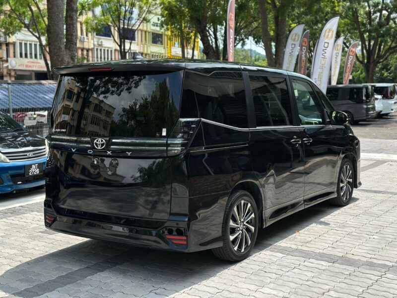 TOYOTA VOXY 2.0 S-Z (7 SEATER) 2023 RECON UNREGISTER