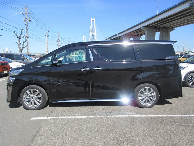 TOYOTA VELLFIRE 2.5 Z GOLDEN EYES (7 SEATER) 2021 RECON UNREGISTER