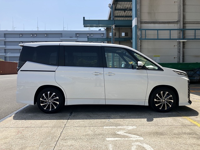 TOYOTA VOXY 2.0 S-Z (7 SEATER) 2022