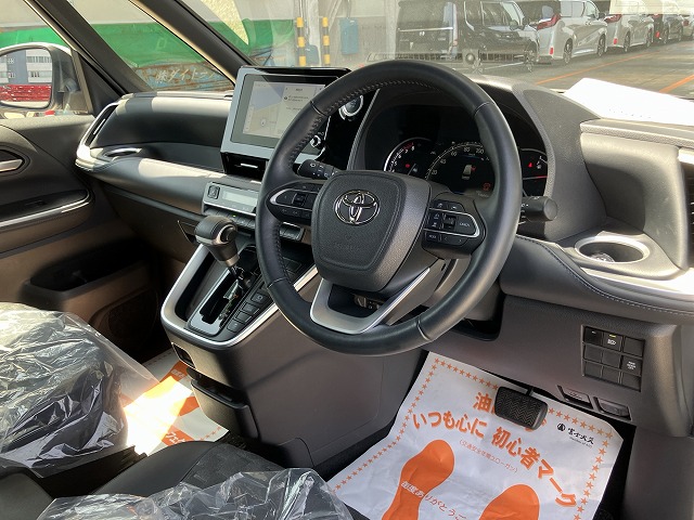 TOYOTA VOXY 2.0 S-Z (7 SEATER) 2022