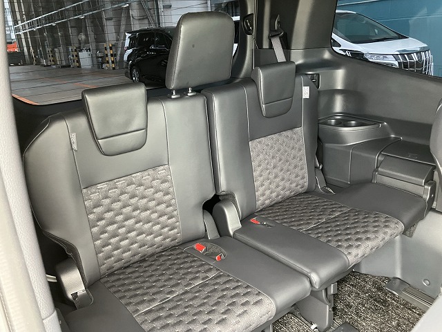 [GRADE 5A] TOYOTA VOXY 2.0 S-Z (7 SEATER) 2022