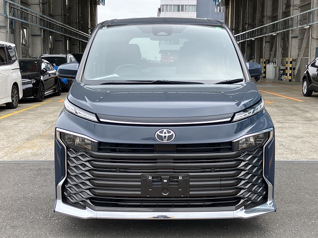 LOW MILEAGE GRADE 5A TOYOTA VOXY 2.0 S-Z (7 SEATER) 2022