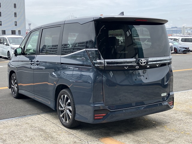 LOW MILEAGE GRADE 5A TOYOTA VOXY 2.0 S-Z (7 SEATER) 2022