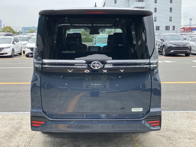 LOW MILEAGE GRADE 5A TOYOTA VOXY 2.0 S-Z (7 SEATER) 2022