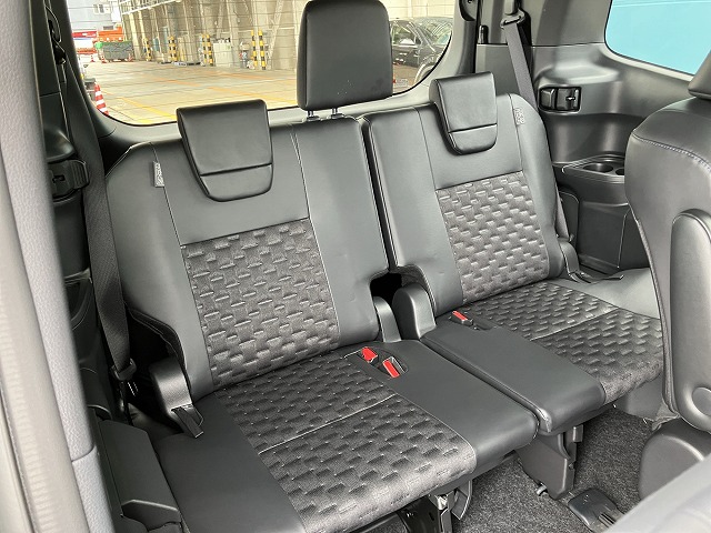 LOW MILEAGE GRADE 5A TOYOTA VOXY 2.0 S-Z (7 SEATER) 2022