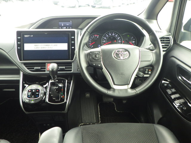 [MODELLISTA] TOYOTA VOXY 2.0 ZS KIRAMEKI 3 (7 SEATER) 2021