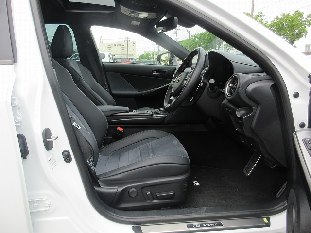 LEXUS IS300 F SPORT MODE BLACK S 2022 RECON UNREGISTER