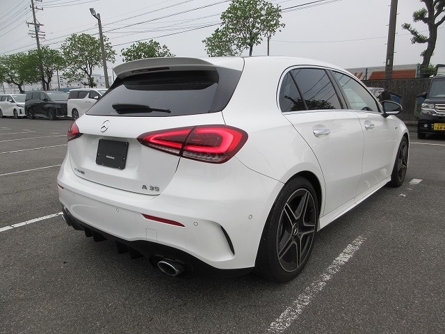 MERCEDES BENZ AMG A35 4MATIC HATCHBACK 2020
