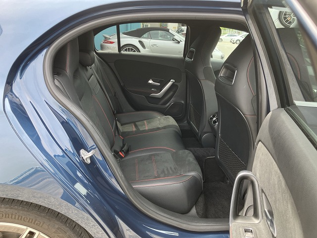 MERCEDES BENZ A180 STYLE AMG LINE 2021