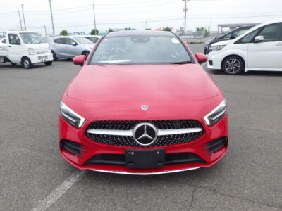 MERCEDES BENZ A180 STYLE SEDAN AMG LINE 2021