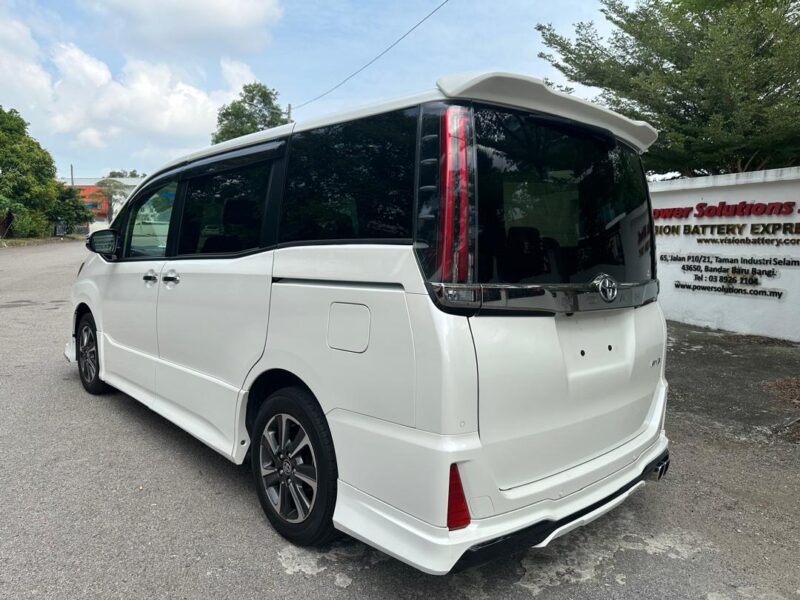 TOYOTA NOAH 2.0 Si DOUBLE BYBEE III (7 SEATER) 2021
