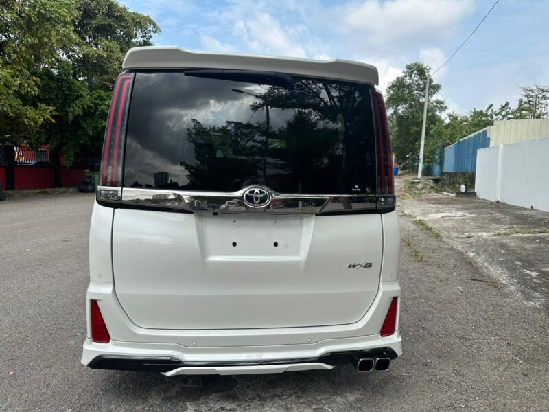 TOYOTA NOAH 2.0 Si DOUBLE BYBEE III (7 SEATER) 2021