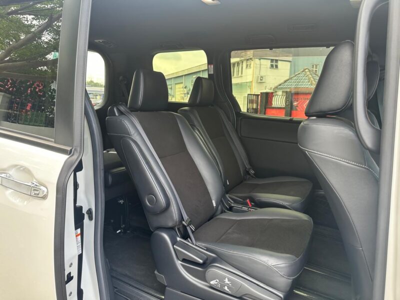 TOYOTA NOAH 2.0 Si DOUBLE BYBEE III (7 SEATER) 2021
