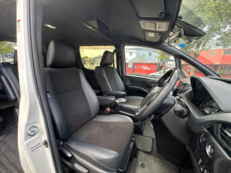 TOYOTA NOAH 2.0 Si DOUBLE BYBEE III (7 SEATER) 2021