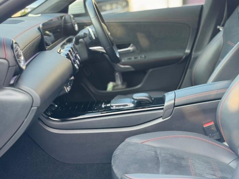 MERCEDES BENZ CLA250 4MATIC AMG LINE 2022